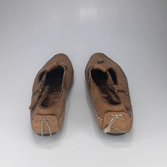 Women's Soft Tan  Suede  Native American Style By HUSH PUPPIE Size 8. - Picture 6 of 11